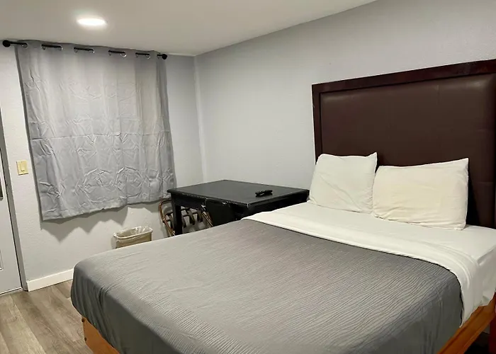 The L Downtown/nau Conference Center Motel 2*